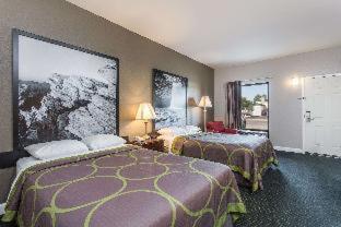 Super 8 by Wyndham Petersburg - 8