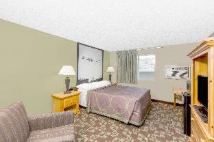 Super 8 by Wyndham Kearney - Kearney - 9
