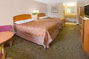 Super 8 by Wyndham Laurel - Laurel - 7