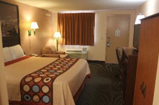 Super 8 by Wyndham Laurel - Laurel - 6