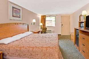 Super 8 by Wyndham Laurel - Laurel - 5