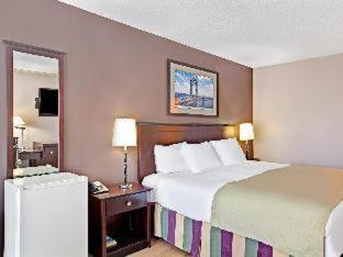 Quality Inn Wayne - Fairfield Area - 5