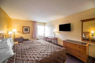 Econo Lodge Marion - 1