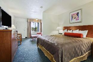 Travelodge Inn & Suites by Wyndham Anaheim on Disneyland Dr - 6