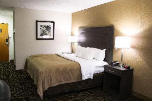 Quality Inn Clinton-Knoxville North - 9