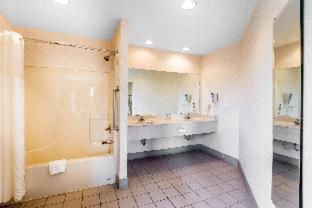 Quality Inn Clinton-Knoxville North - 7
