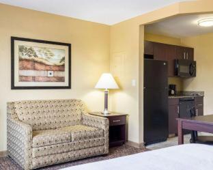 MainStay Suites Minot - Minot - 3