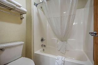 Comfort Inn East - 8