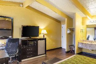 Econo Lodge - Clarks Summit - 9