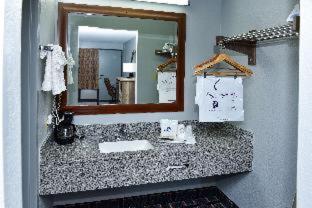 Americas Best Value Inn Douglasville - Douglasville - 4