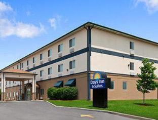Days Inn & Suites by Wyndham Romeoville - 6