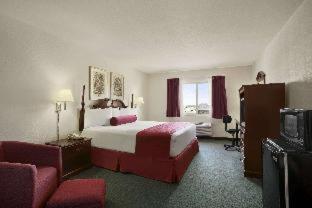 Days Inn & Suites by Wyndham Romeoville - 3