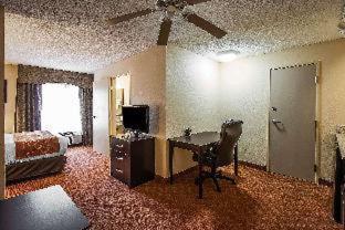La Quinta Inn & Suites by Wyndham Memphis I-240 - Memphis - 4