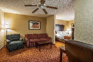 La Quinta Inn & Suites by Wyndham Memphis I-240 - 3