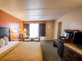 Quality Inn and Suites Palatka Riverfront - 2