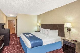 THE BRANSINN Entertainment District - 2