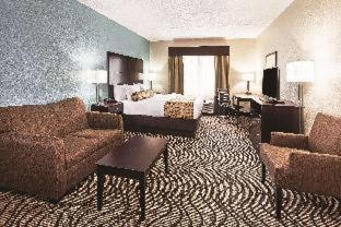 La Quinta by Wyndham Knoxville Airport - 1