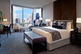 Trump International Hotel & Tower Chicago - 3
