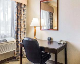 Comfort Suites Denver North - Westminster - 4