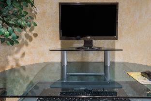Days Inn & Suites by Wyndham Cleburne TX - 8