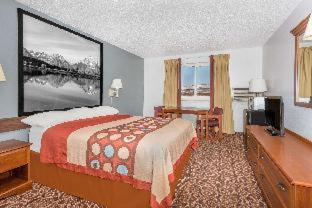 Super 8 by Wyndham Gillette - Gillette - 4
