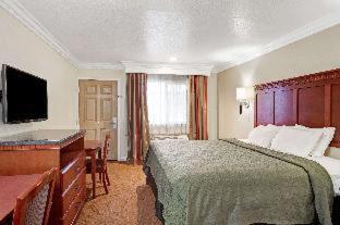 Super 8 by Wyndham Cypress Buena Park Area - Cypress - 7