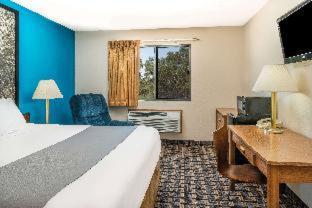 Super 8 by Wyndham Lincoln West - Lincoln - 6