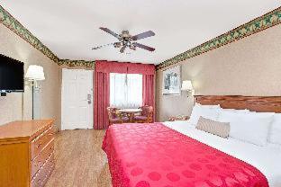 Ramada by Wyndham Redondo Beach - 2
