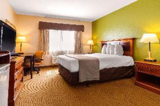 Rodeway Inn - 3