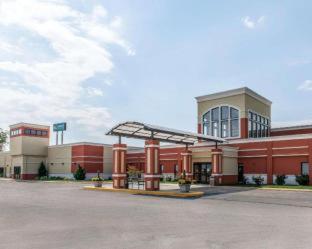 Quality Inn & Suites Mattoon South - 9