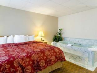 Rodeway Inn Historic - Williamsburg - 1