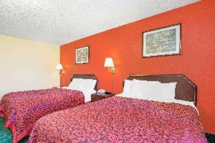 Days Inn by Wyndham Lincoln - Lincoln - 8