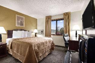 Travelodge by Wyndham La Porte/Michigan City Area - LaPorte - 7