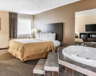 Quality Inn & Suites Mattoon South - Mattoon - 5