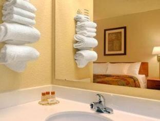 Days Inn by Wyndham Iron Mountain - Iron Mountain - 6