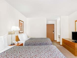 Days Inn by Wyndham Iron Mountain - Iron Mountain - 1
