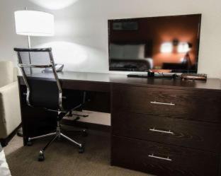 Sleep Inn & Suites And Conference Center Downtown - Indianapolis - 2