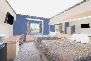 Days Inn & Suites by Wyndham Hutchinson - Hutchinson - 8