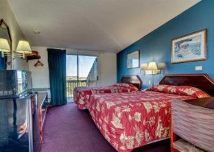 Econo Lodge - 6