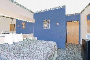 Days Inn & Suites by Wyndham Hutchinson - Hutchinson - 6
