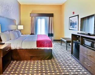 Comfort Suites Uniontown - 6