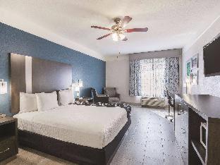 La Quinta Inn & Suite Kingwood Houston IAH Airport 53200 - Kingwood - 4