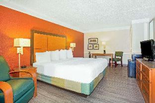 La Quinta Inn by Wyndham Victoria - Victoria - 3