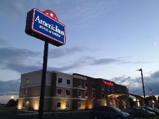 AmericInn by Wyndham Waupun - 3
