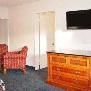 Classic Inn - Red Bluff - 4