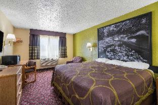 Super 8 by Wyndham Fountain - 9