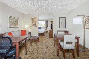 Hawthorn Suites Midwest City - 6