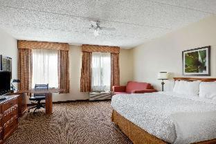 La Quinta Inn & Suites by Wyndham Sawgrass - 9