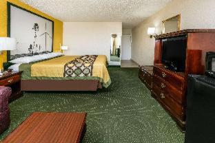 Super 8 by Wyndham Ft Stockton - Fort Stockton - 4