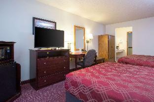 Travelodge by Wyndham Merrill - Merrill - 9